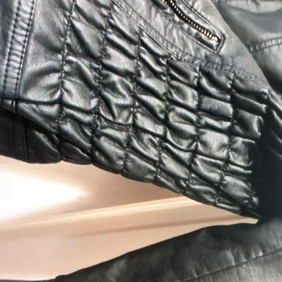 Women’s guess faux leather black moto style jacket with gold accents - Picture 5 of 5